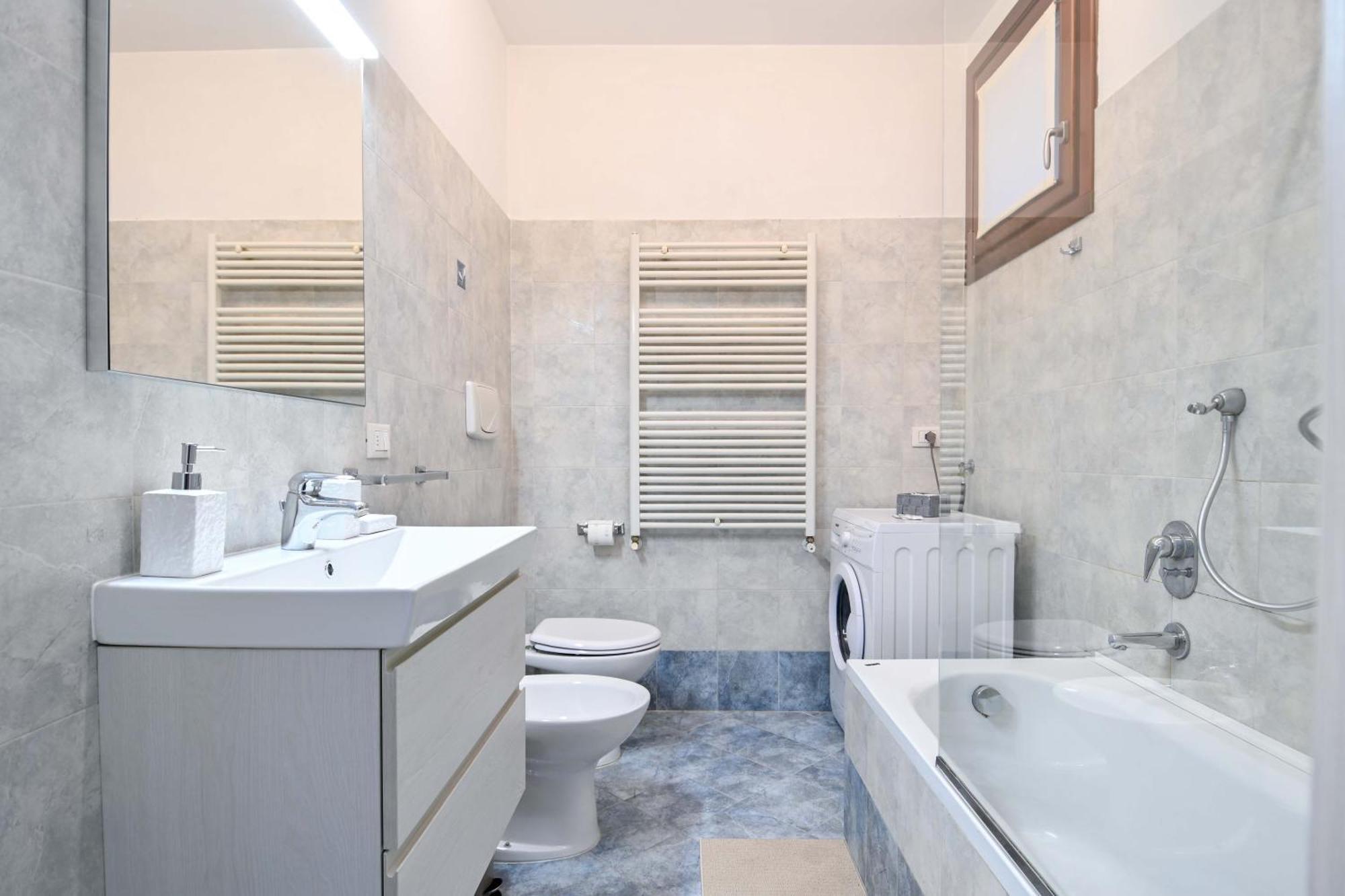 Ferienwohnung Bilocale Chic, 10 Min Aeroporto Milano-Bergamo, Box Auto E Aria Condizionata Seriate Exterior foto